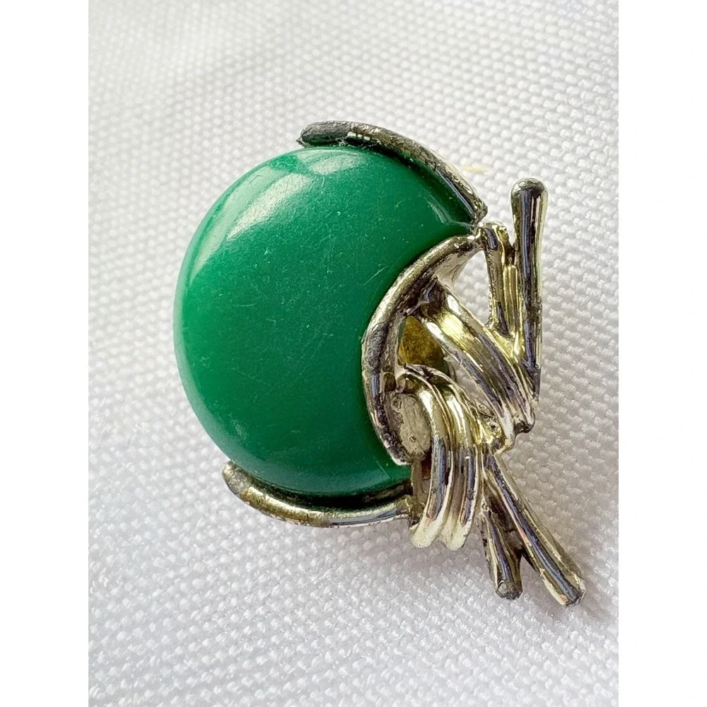 Vintage Green Cabochon Clip On Earrings Gold Tone‎ Statement Retro Chunky